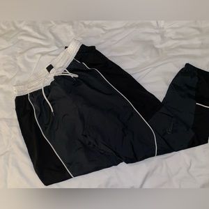 Nike woven windbreaker joggers